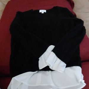 Knit sweater ruffled sleeves